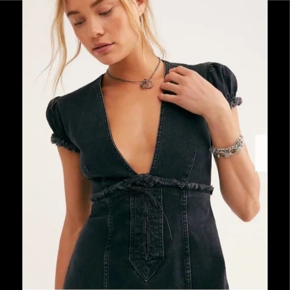 FREE PEOPLE Grey Denim Lace Up Mini Dress Sz L - Picture 3 of 7